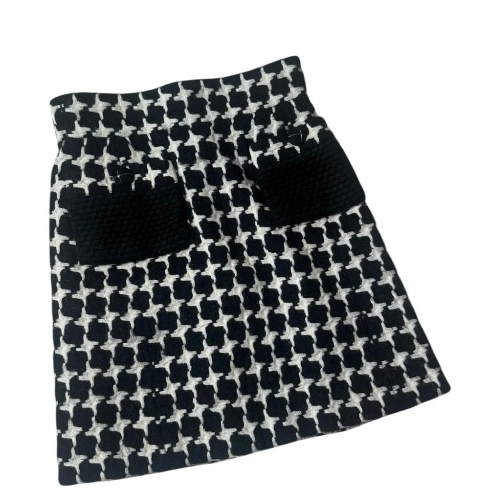 CHANEL Black and White Mini Skirt‎